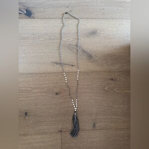 BEADED PEARL TASSLE NECKLACE